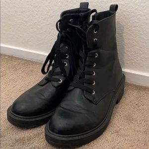 Combat boots